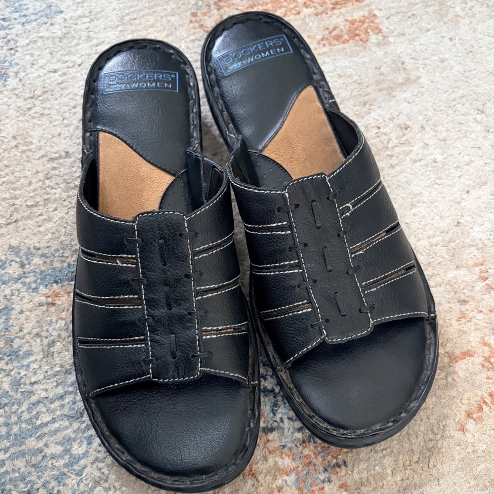 Dockers Black Leather Slide Sandals Contrast Stitch Wedge 9.5M Comfort Casual